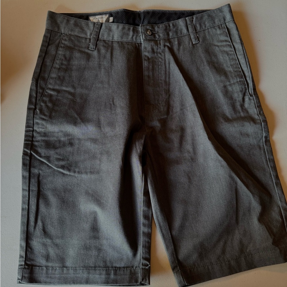 Men’s Volcom Gray Shorts Size 30